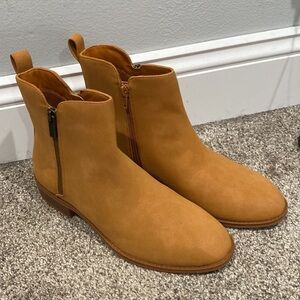 LISYIIZ Light Brown Double Zipper Ankle Boots NWOT - Size 8